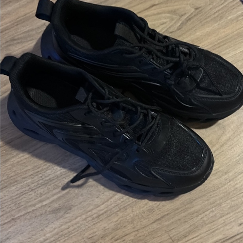 Sleek Black Athletic Shoes for Men